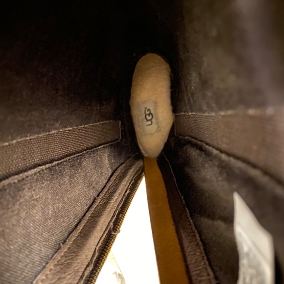 UGG Tall Boots BNIB 7.5 - Picture 5 of 11